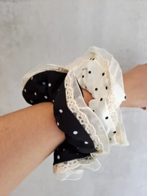 SCRUNCHIE