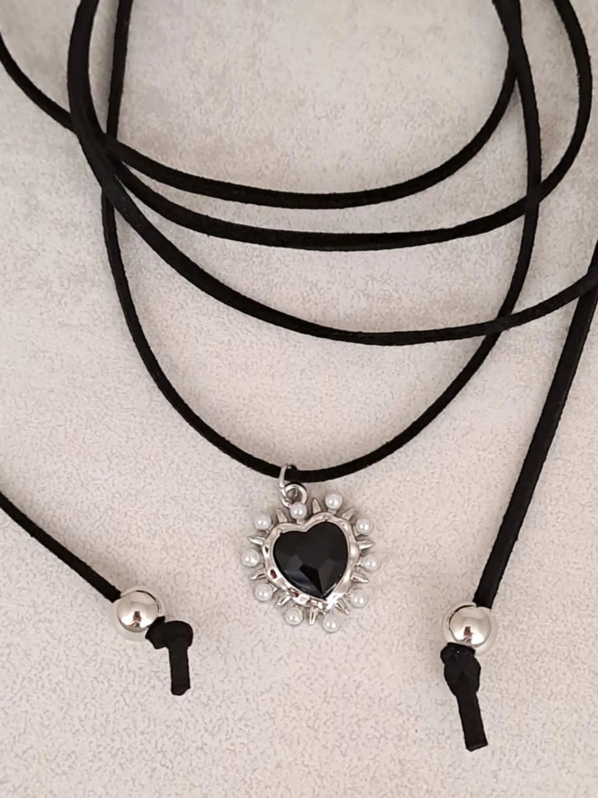 CHOKER