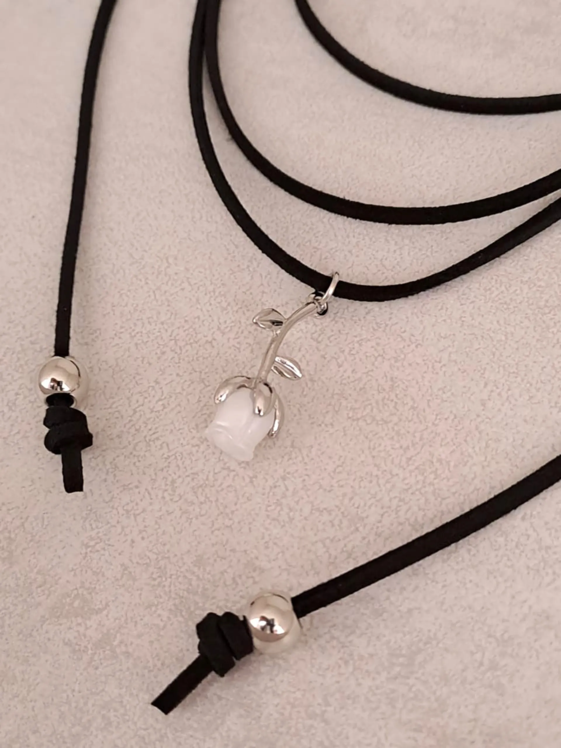CHOKER TULIPAN PLATEADO