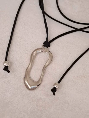 CHOKER
