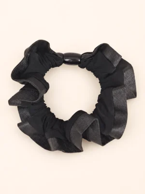 SCRUNCHIE BORDE ENGOMADO CON CUENTA