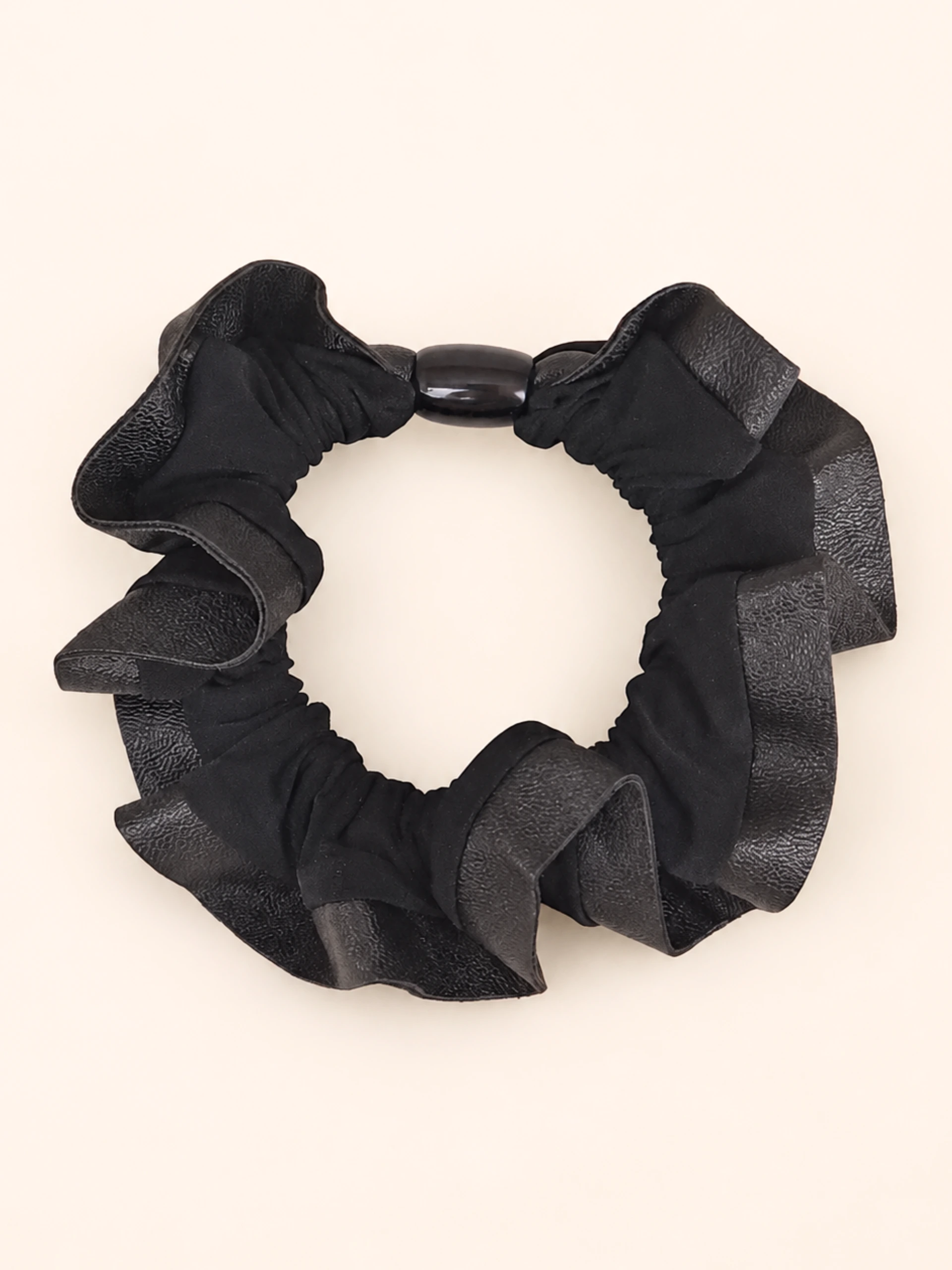 SCRUNCHIE BORDE ENGOMADO CON CUENTA