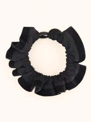 SCRUNCHIE BORDE GAMUZADO CON CUENTA