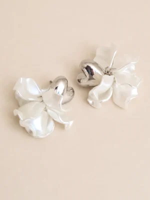 AROS FANTASIA FLOR BLANCA CON CORAZON