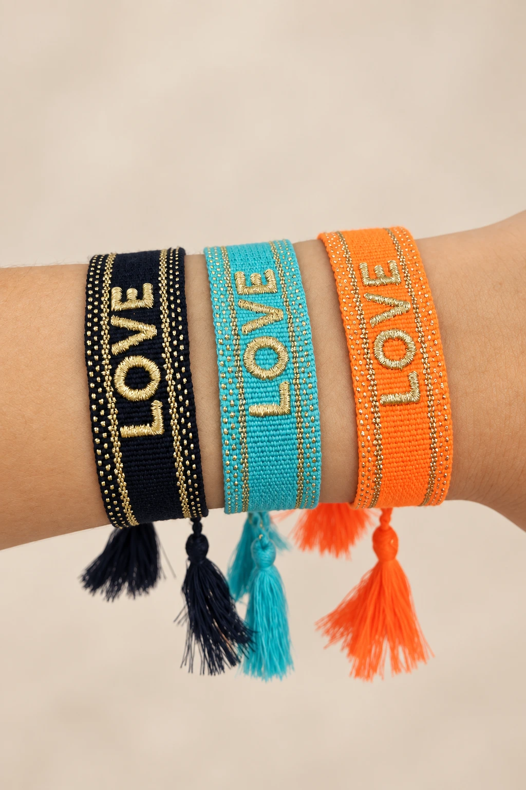 PULSERA BORDADA LOVE